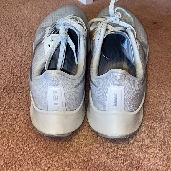 BRAND NEW size 10 women’s Nike Sneaker - Picture 4 of 8